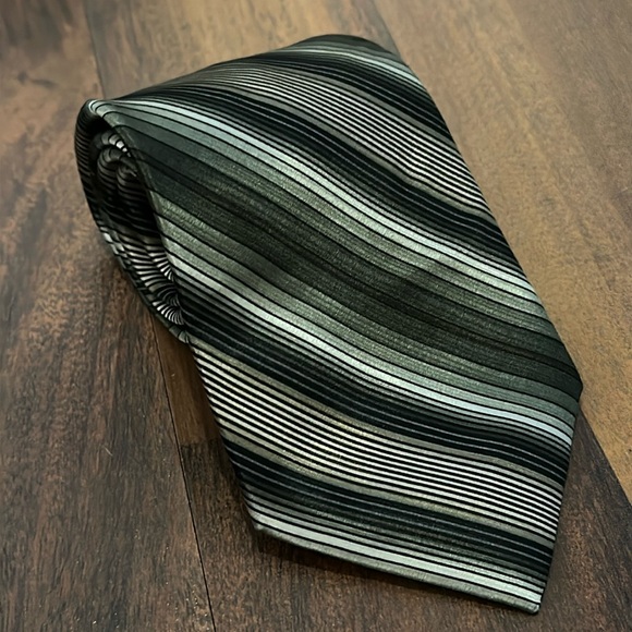 Via Europa Other - Via Europa Fine Neckwear 100% Silk Tie, Green, Cream, Navy, Black Striped